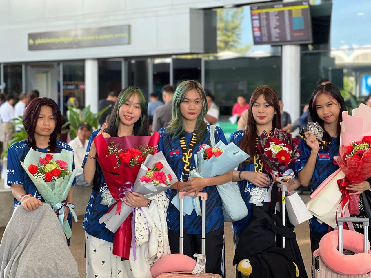 អបអរសាទរ ក្រុមកីឡាអេឡិចត្រូនិកកម្ពុជា បុរស និង នារី បានឡើងទៅកាន់ជុំចុងក្រោយ ជើងឯកពិភពលោក ប្រចាំតំបន់អាស៊ីអាគ្នេយ៍