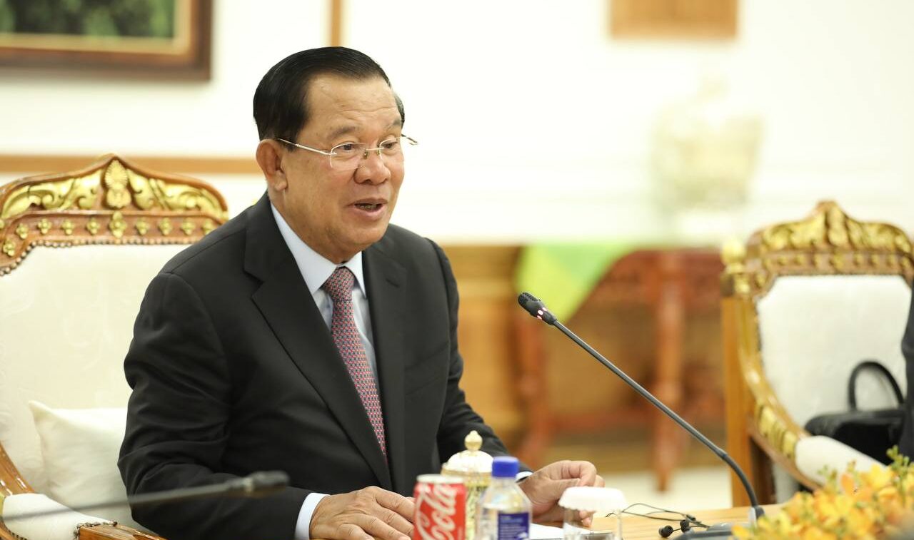 សម្ដេចតេជោ ហ៊ុន សែន ស្នើឱ្យសហរដ្ឋអាមេរិក តាមដានចំពោះការបន្តដាក់បន្លាលួសរបស់ថៃ នៅព្រំដែនកម្ពុជា និង ថៃ