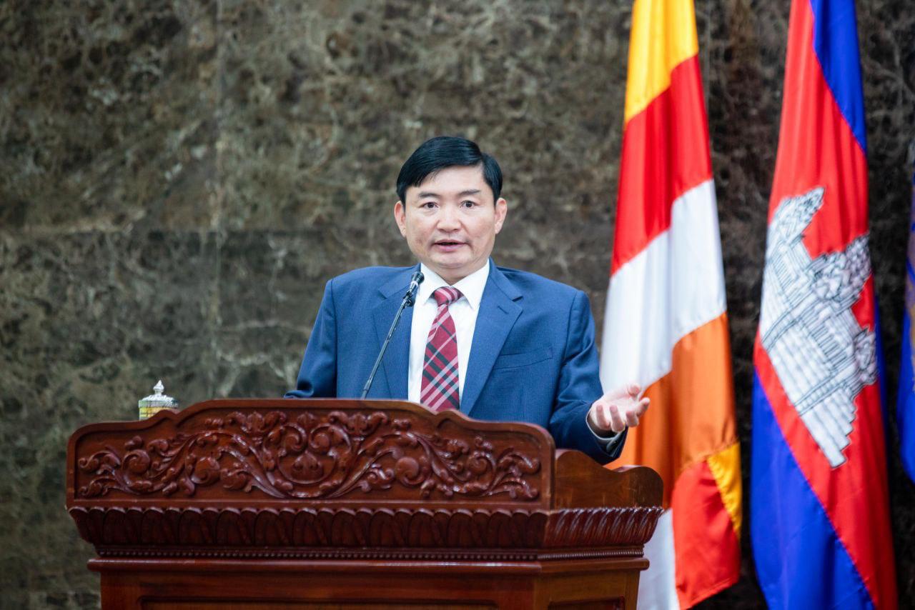 ក្រសួងការងារជូនដំណឹងដល់ម្ចាស់រោងចក្រ-សហគ្រាសអនុញ្ញាតឱ្យកម្មករនិយោជិតឈប់សម្រាក និងបើកប្រាក់ឈ្នួលឱ្យបានមុនថ្ងៃសម្រាក