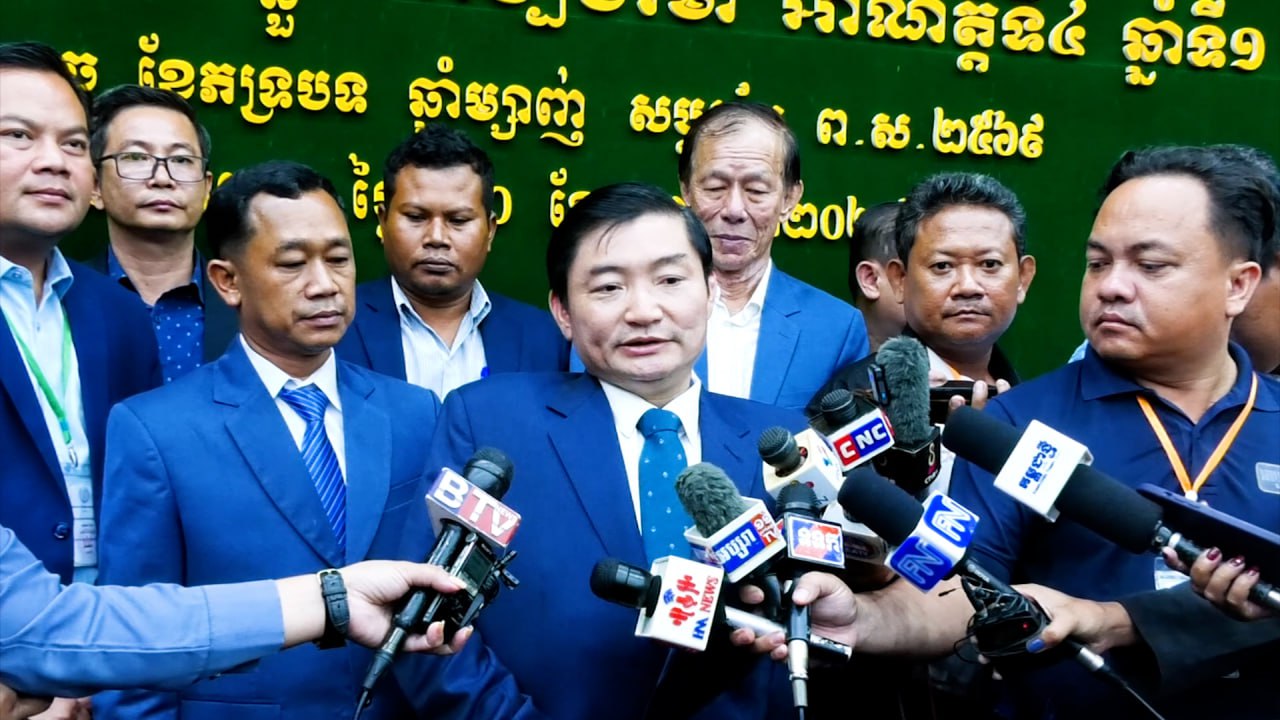 កិច្ចប្រជុំក្រុមប្រឹក្សាជាតិប្រាក់ឈ្នួលអប្បបរមាលើកទី៣ គ្រប់ភាគីពាក់ព័ន្ធ ឯកច្ឆ័ន្ទ​មិនលើកសំណើរតួរលេខណាមួយនោះទេដោយទុកជូនភាគីរាជរដ្ឋាភិបាលដើម្បីសម្រេច