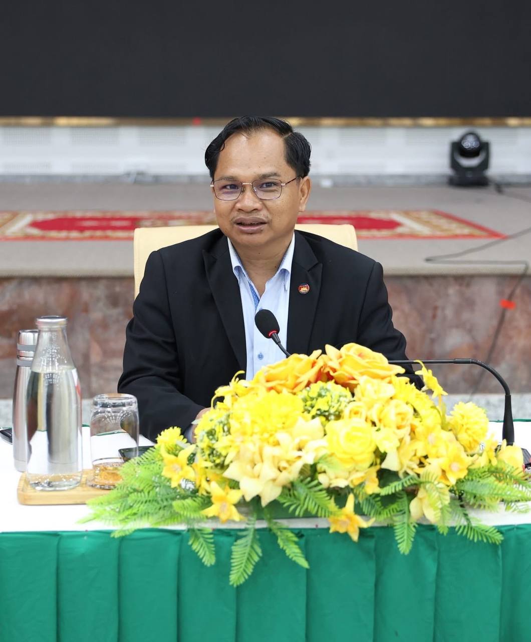 បណ្ឌិត យង់ ពៅ ៖ កម្ពុជា-ថៃ គេចមិនផុតពីបើកច្រកព្រំដែនគោកឡើងវិញ ប៉ុន្តែកម្ពុជា ត្រូវការភាពច្បាស់លាស់ពីថៃ ខណៈ «ថៃ លេងល្បែងនយោបាយ ងូតទឹក មុជភក់»