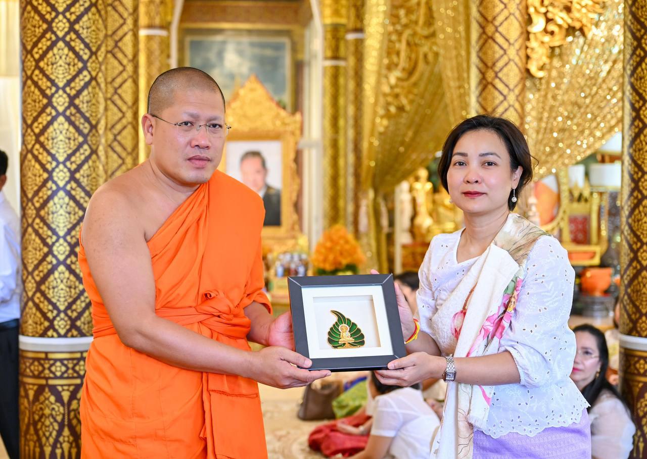 បច្ច័យជាង ៦១លានរៀល និង ៨០០ដុល្លារ ត្រូវបានប្រគេនព្រះសង្ឃ សម្រាប់កសាងសមិទ្ធផលនានា ក្នុងវត្តឧណ្ណាលោម
