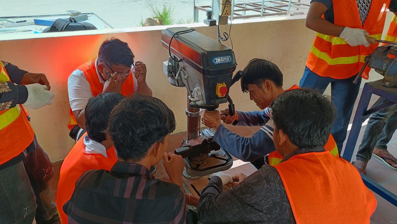 វិទ្យាស្ថានពហុបច្ចេកទេសភូមិភាគតេជោសែនតាកែវ ផ្តល់អាហារូបករណ៍ ១ ០០០កន្លែង លើ ១៤មុខជំនាញ និងប្រាក់ឧបត្ថម្ភ ដល់យុវជនមកពីគ្រួសារក្រីក្រ និងគ្រួសារងាយរងហានិភ័យ