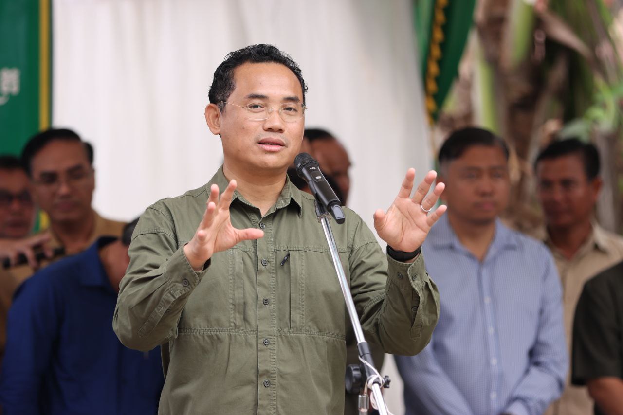 អភិបាលខេត្តកំពង់ធំអំពាវនាវឱ្យបញ្ឈប់សាងសង់ខុសច្បាប់ និងបង្ហូរទឹកកខ្វក់ចូលស្ទឹងសែន