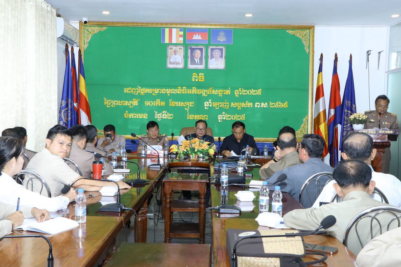 អាជ្ញាធររាជធានីភ្នំពេញ ណែនាំដល់ក្រុមហ៊ុនដេញថ្លៃគម្រោងសង្កាត់ ត្រូវអនុវត្តឱ្យបានទាន់ពេល និងធានាបានសណ្តាប់ធ្នាប់ គុណភាពល្អ