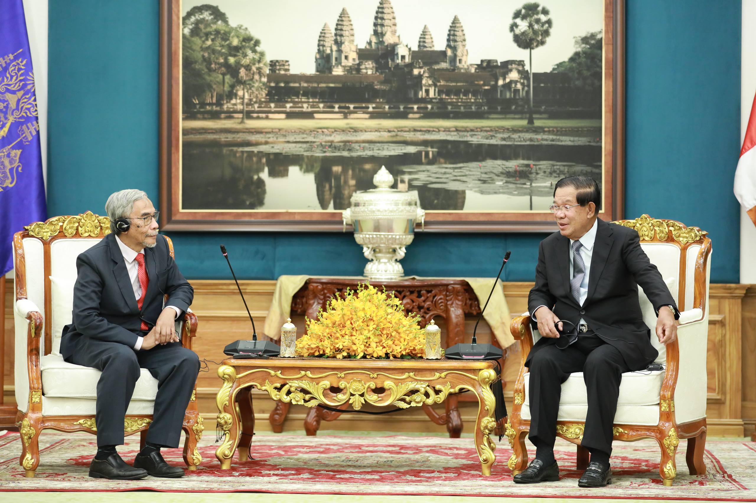 សម្តេចតេជោ ហ៊ុន សែន អនុញ្ញាតជូន គណៈប្រតិភូសហព័ន្ធសភាសន្តិភាពពិភពលោក នៃសភាម៉ាឡេស៊ី ចូលជួបសម្តែងការគួរសម និងពិភាក្សាការងារ