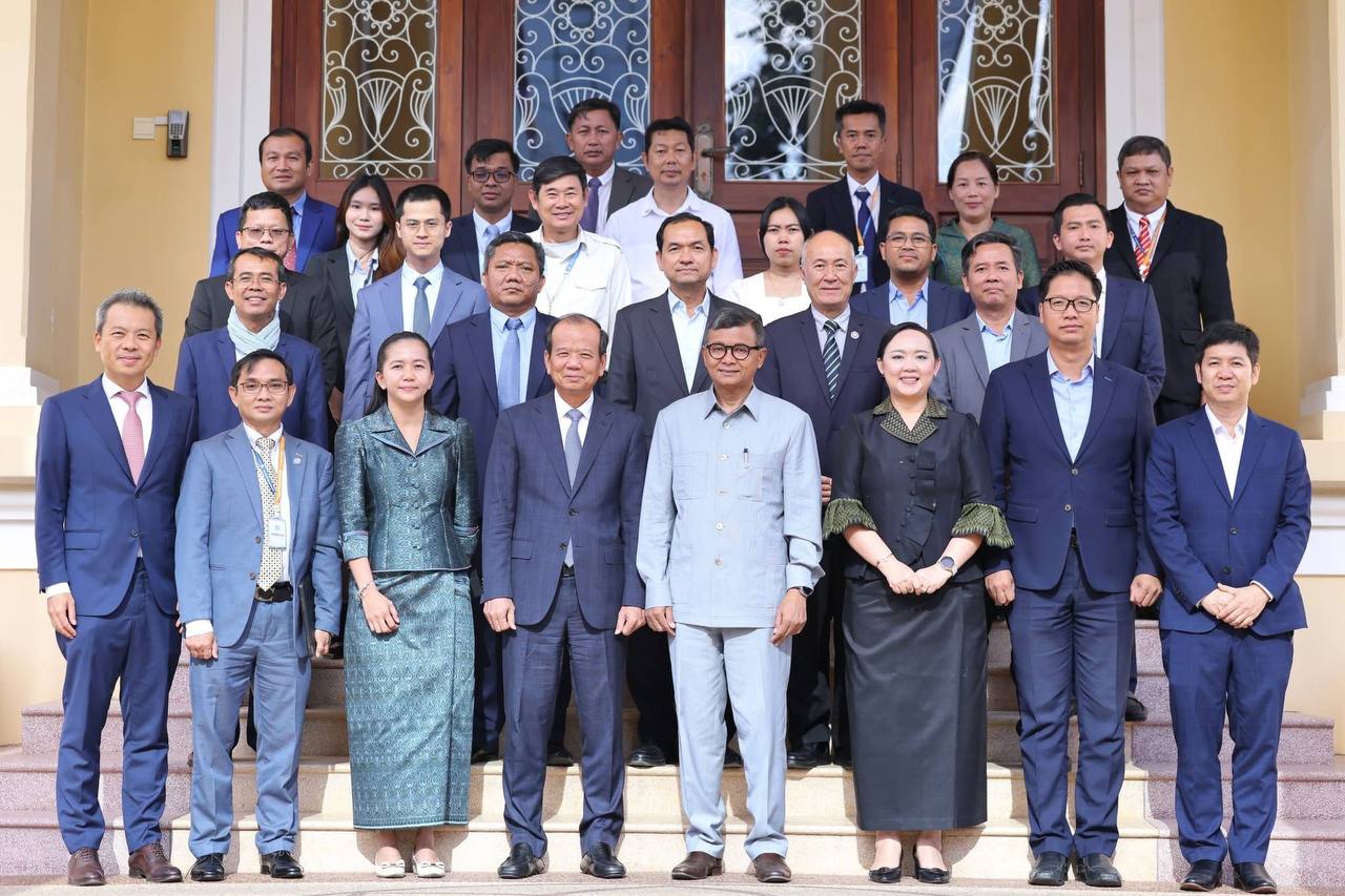 ក្រសួងអប់រំ និងក្រសួងក្រសួងប្រៃសណីយ៍ រួមគ្នាជំរុញការអនុវត្តជំនាញឌីជីថល និងបញ្ញាសិប្បនិម្មិតនៅតាមសាលារៀន