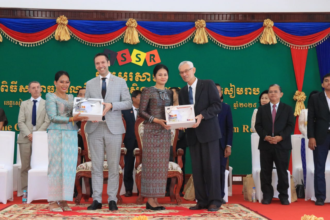 រដ្ឋបាលខេត្តសៀមរាបអបអរការសម្ពោធអគារសិក្សាថ្មីនៃសាលារៀនអន្តរជាតិសៀមរាប