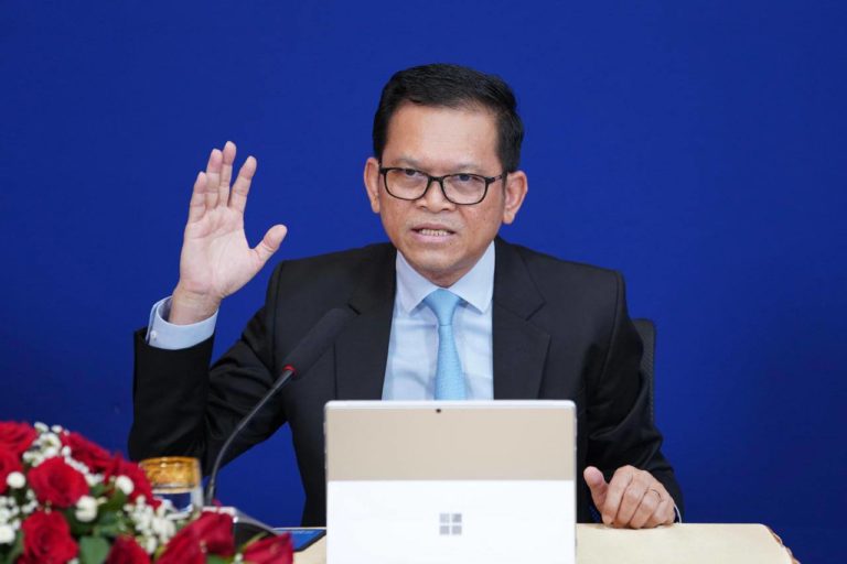 អ្នកនាំពាក្យរាជរដ្ឋាភិបាលកម្ពុជា ៖ មន្រ្តី និងអ្នកពាក់ព័ន្ធថៃកំពុងចេញធ្វើអត្ថាធិប្បាយបង្កឱ្យមានភាពតានតឹង និងមិនគោរព សេចក្តីថ្លែងការណ៍រួមស្តីពីកិច្ចព្រមព្រៀងសន្តិភាពទីក្រុងគូឡាឡាំពួ