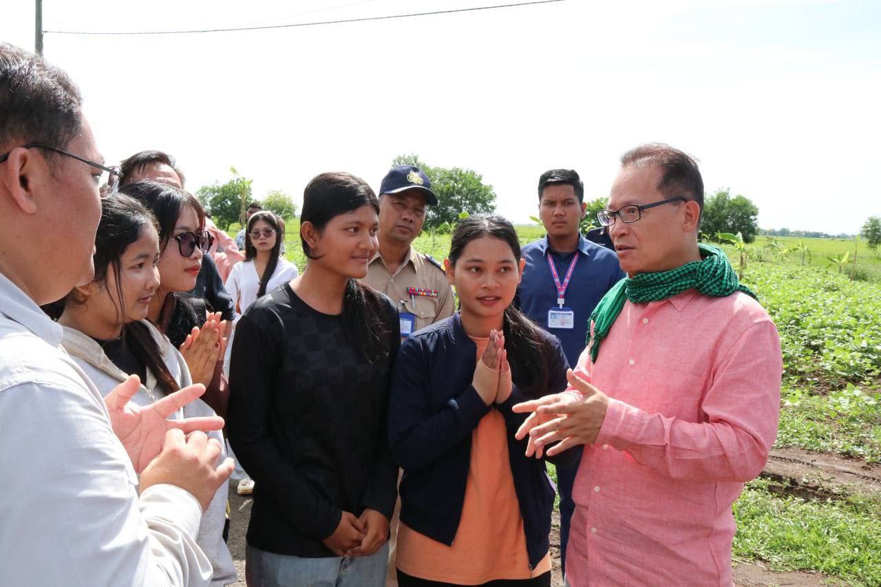 អំពូលសូឡា ៦១៤បង្គោល ជាអំណោយ សម្តេចមហាបរធិបតី ហ៊ុន ម៉ាណែត និងលោកជំទាវបណ្ឌិត ពេជ ចន្នមុន្នី ត្រូវតម្លើងជូនប្រជាពលរដ្ឋនៅស្រុកអូររាំងឪ
