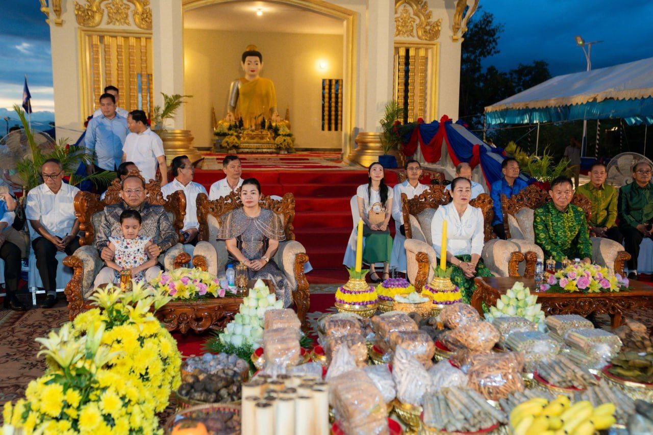 រាត្រីសំពះព្រះខែ អកអំបុកនាប្រាសាទមាស នៅខេត្តកំពត
