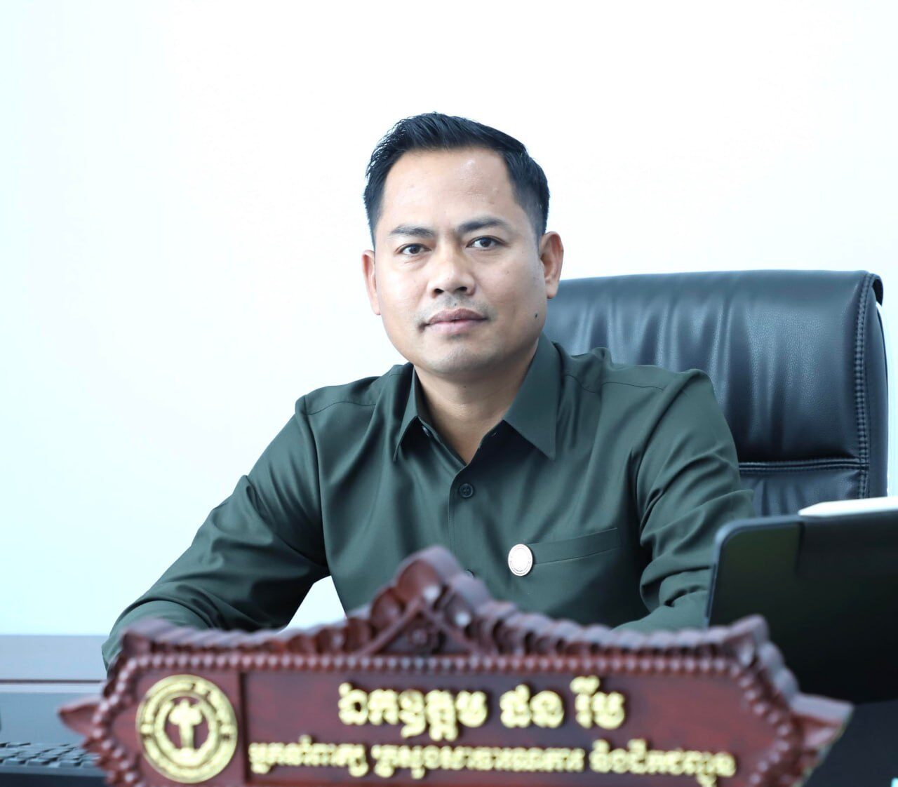 មន្រ្តីជាន់ខ្ពស់ក្រសួងសារធារណការ ៖ ផ្លាកលេខអ្វីក៏ដោយឲ្យតែស្របច្បាប់ អាចបំពាក់លើរថយន្តបាន ដោយមានតម្លៃផ្លូវច្បាប់ដូចគ្នា