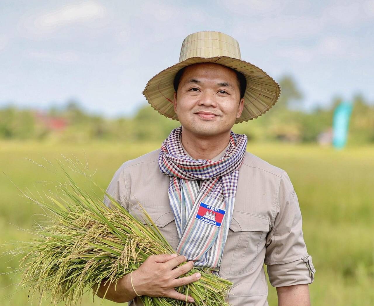 ឯកឧត្តម ឃឹម ហ្វីណង់៖ មន្រ្តីជំនាញរបស់​ក្រសួង​កសិ​កម្ម ឈរជើងនៅតាមខេត្ត សំខាន់ៗកំពុងជួយសម្រប​សម្រួលស្វែងរកទីផ្សារស្រូវជូនប្រជាកសិករនៅតាមទីវាល