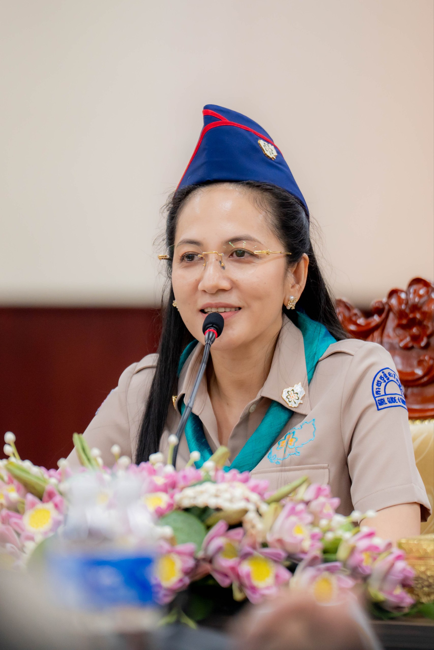 លោកជំទាវបណ្ឌិត ពេជ ចន្ទមុន្នី ផ្ដល់អនុសាសន៍ដល់ យុវជន កាយឫទ្ធិមុននឹងទៅចូលរួមបោះជំរំកាយឫទ្ធិ នៅសិង្ហបុរី