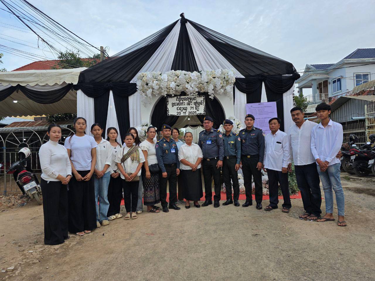 សម្តេចកិត្តិសង្គបណ្ឌិត ម៉ែន សំអន ចាត់តំណាង ចូលរួមគោរពវិញ្ញាណក្ខន្ធ វរសេនីយ៍ទោ ម៉ៅ រ័ត្នមុនី