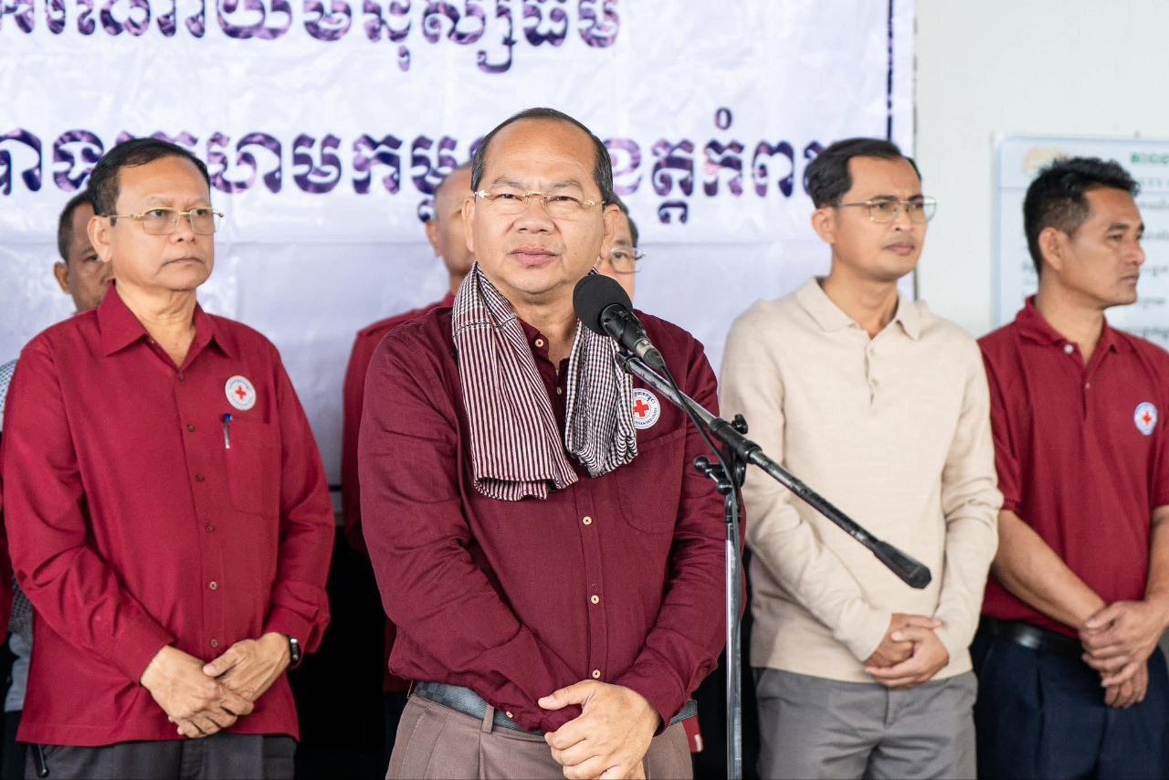 មិនទុកពលរដ្ឋចោល៖ កាកបាទក្រហមកម្ពុជាផ្តល់អំណោយដល់ប្រជាជនរងគ្រោះដោយខ្យល់កន្ត្រាក់ជាង ៤៣០​គ្រួសារ​នៅក្រុងបូកគោ