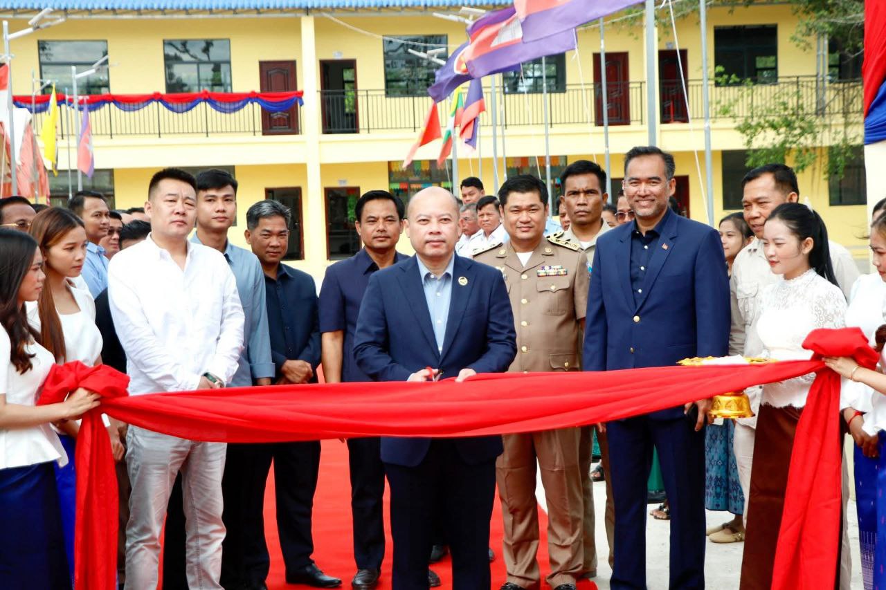 អគារសិក្សាមួយខ្នង កម្ពស់ពីរជាន់ តម្លៃ២៥ម៉ឺនដុល្លារនៅសាលាបឋមសិក្សាថ្នាញ ត្រូវបានសម្ពោធ