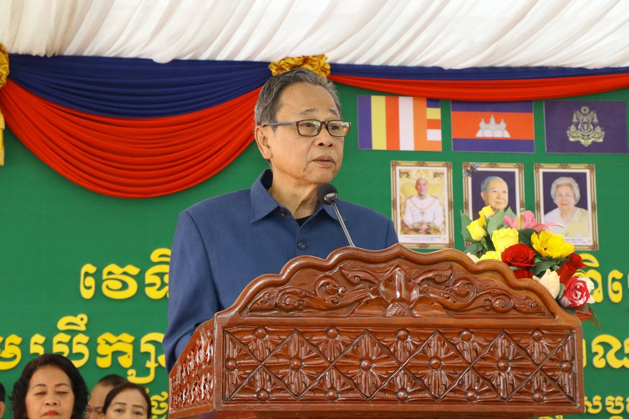 ពលរដ្ឋរស់នៅខណ្ឌ ៧មករា ពេញចិត្តដោយឃើញការជួសជុលនិងក្រាលកៅស៊ូផ្លូវមួយខ្សែក្នុងមូលដ្ឋាន