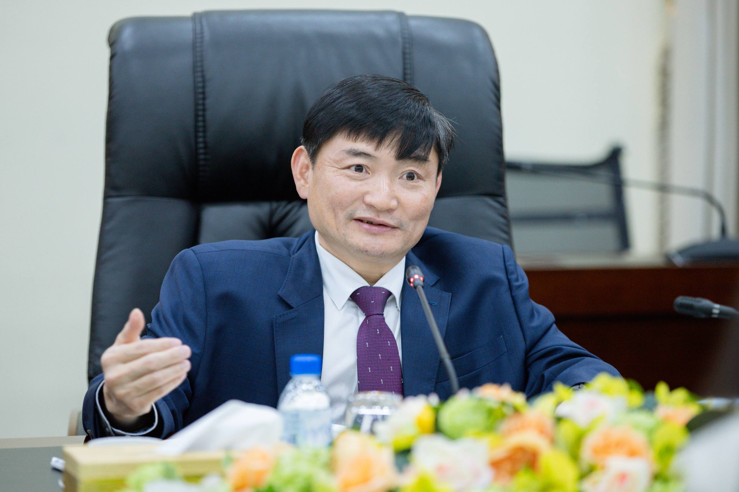 ADB សន្យាបន្ដជួយជំរុញការអភិវឌ្ឍធនធានមនុស្ស​នៅកម្ពុជា