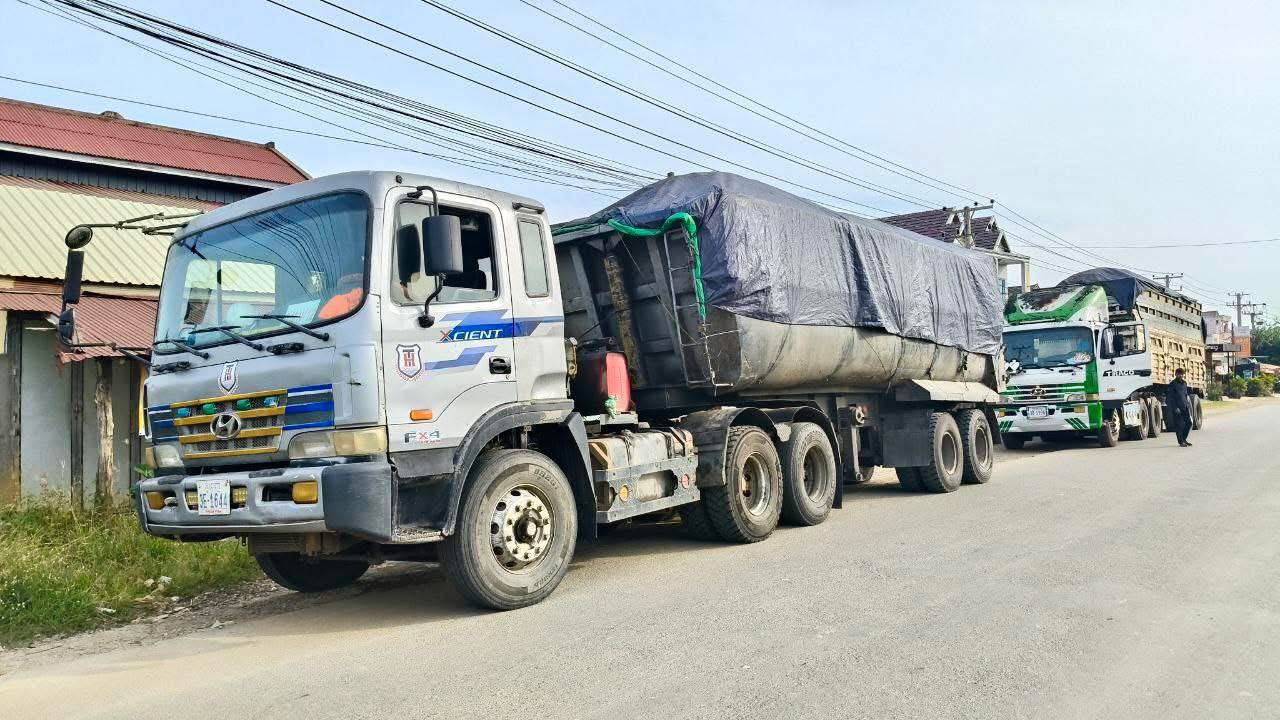 ក្រុមការងារត្រួតពិនិត្យយានយន្តចល័តក្រសួង បានពិ​ន័យ​យានយន្តដឹកលេីសទម្ងន់ចំនួន ០៦គ្រឿងនៅ​លេី​ផ្លូវជាតិលេខ៤៤ ខេត្តកំពង់ស្ពឺ