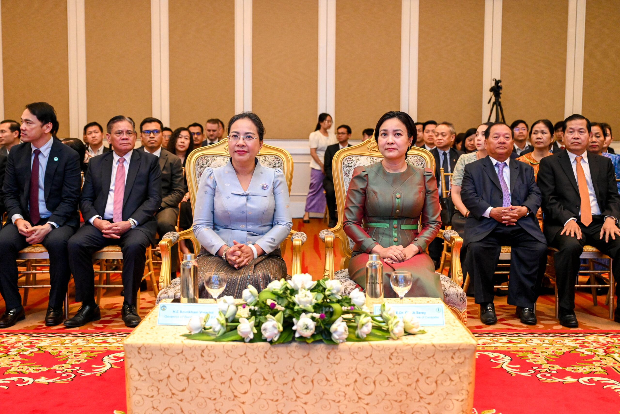 កម្ពុជា និងឡាវ ដាក់ឱ្យដំណើរការនូវការទូទាត់ឆ្លងដែនតាម ឃ្យូអរកូត ដំណាក់កាលទី២