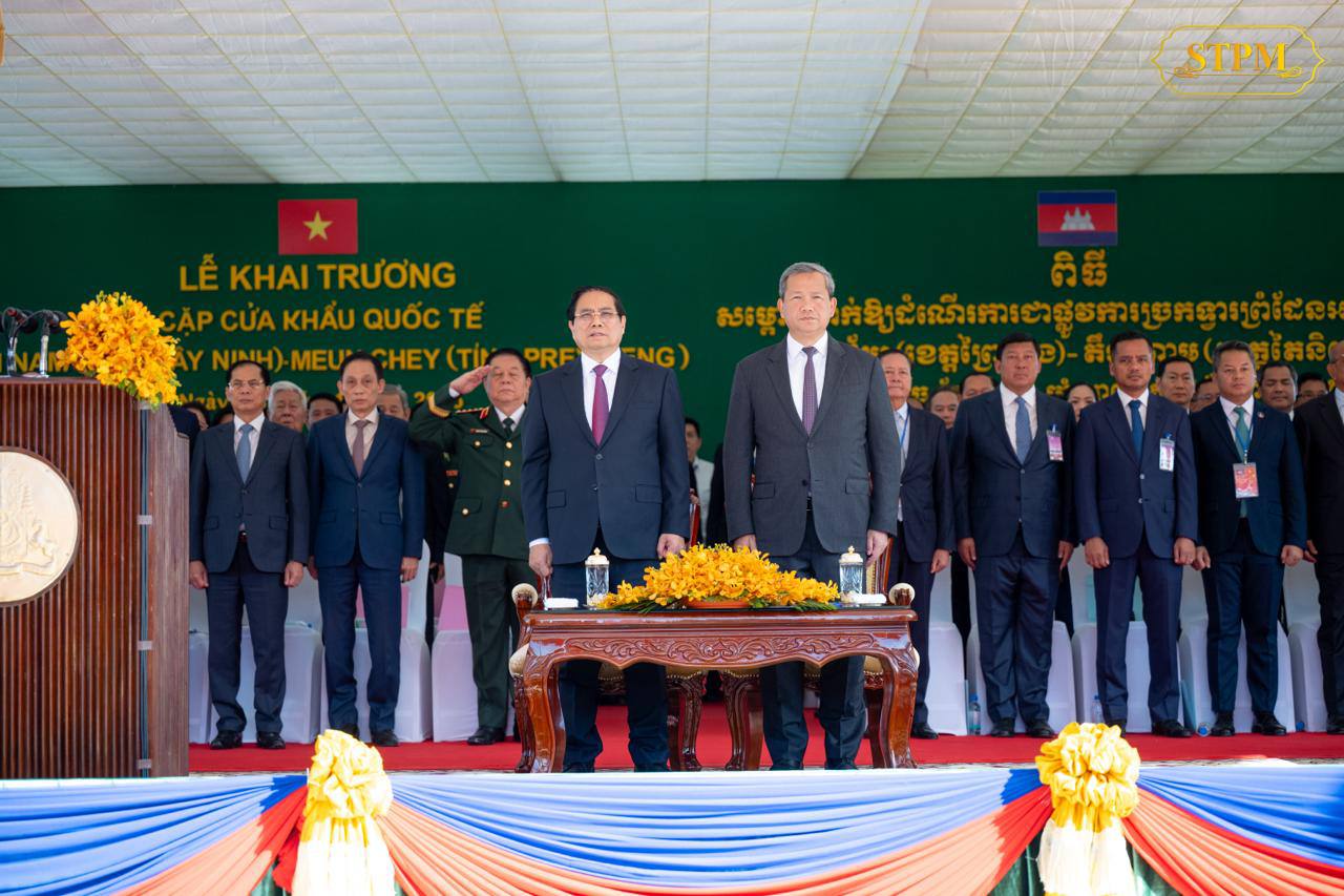 កម្ពុជា-វៀតណាម សម្ពោធបើកច្រកទ្វារ​អន្តរ​ជាតិម៉ឺនជ័យ-តឹនណាម ជាផ្លូវការ