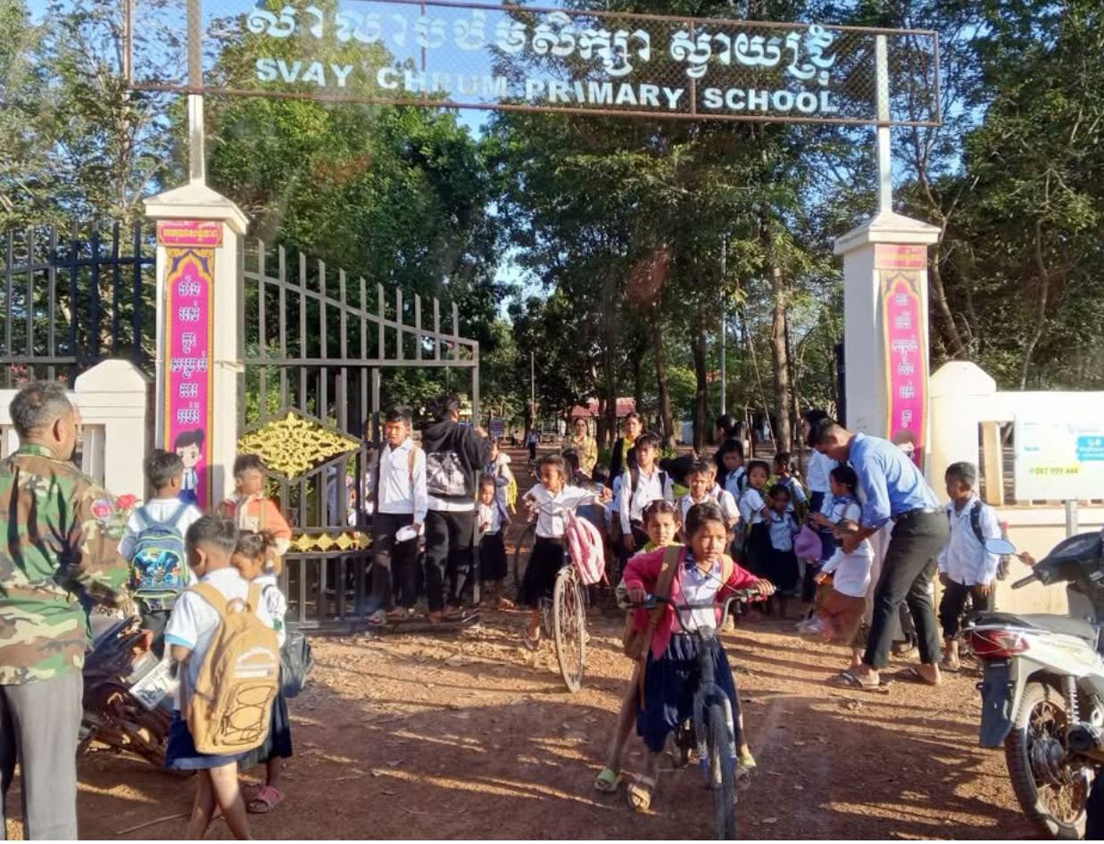 សាលារៀនបានបិទទ្វារកើនឡើងជាង៣០០នៅខេត្តចំនួនបួន ក្រោយកងទ័ពថៃវាយប្រហារជាថ្មី