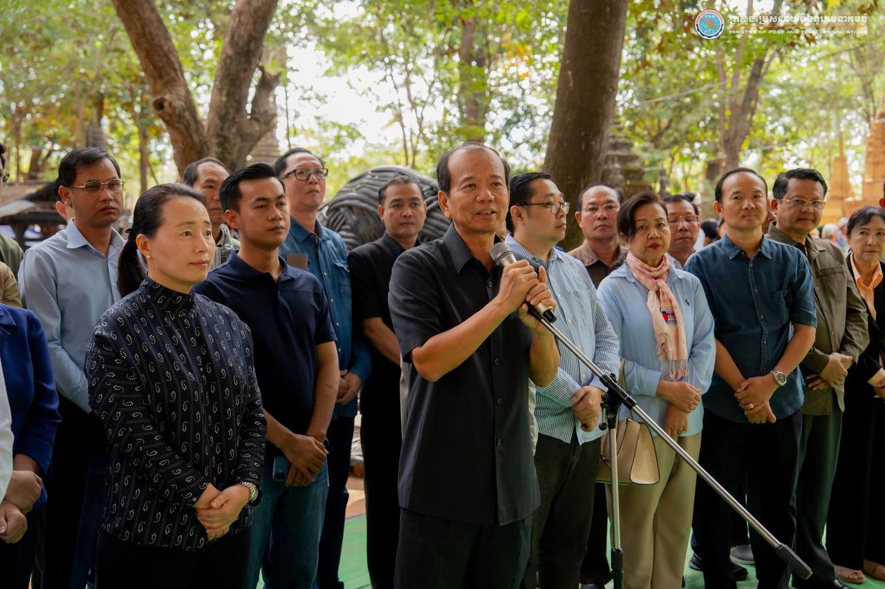 ឯកឧត្តមរដ្ឋមន្រ្តី ជា វ៉ាន់ដេត និងលោកជំទាវ អញ្ជើញសួរសុខទុក្ខនិងជូនអំណោយដល់ជនភៀសសឹកនៅស្រុកស្រីស្នំ