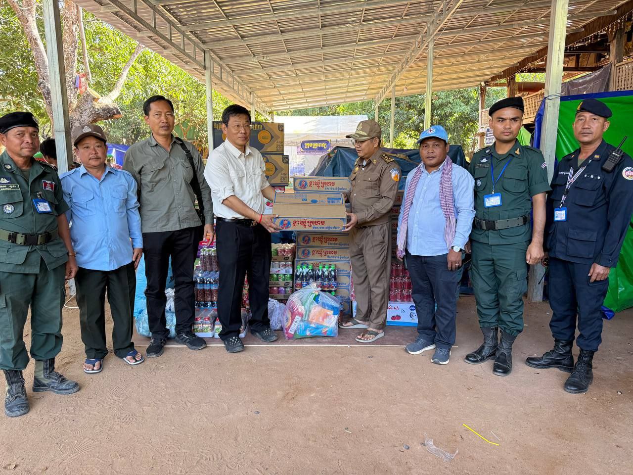 រដ្ឋបាលរាជធានីភ្នំពេញនាំយក​អំណោយ​សប្បុ​រស​ជនទៅផ្តល់ជូនគោលដៅជួរមុខទិស​ខេត្តព្រះវិហារ