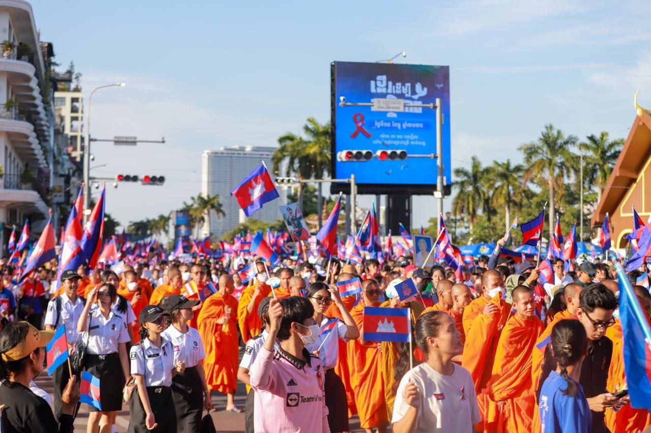 ព្រះសង្ឃ និងមហាជនមកពីគ្រប់ទិសទី បានចូលរួមក្នុងព្រឹត្តិការណ៍ ព្យុហយាត្រា ដើរដើម្បីសន្តិភាព