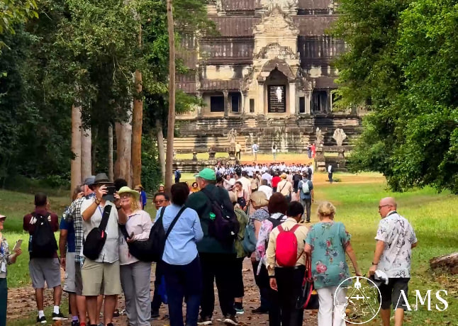 ការរៀបចំផ្លូវថ្មើរជើងថ្មីចូលអង្គរ ខេត្តសៀមរាប