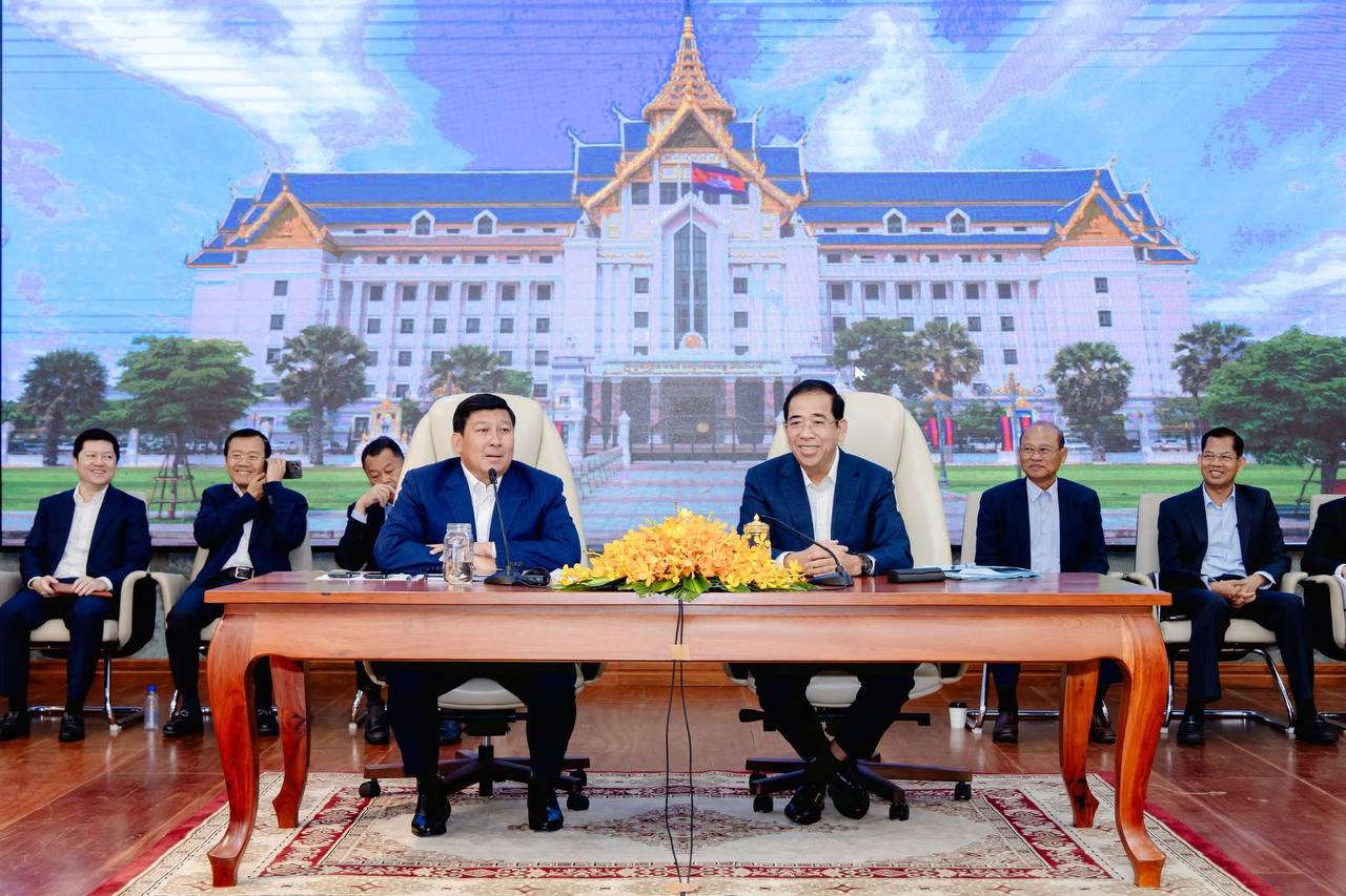 ក្រសួងរៀបចំដែនដី នគរូបនីយកម្ម និងសំណង់ តាមរយៈរដ្ឋបាលរាជធានី-ខេត្ត និងមន្ទីររៀបចំដែនដី នគរូបនីយកម្ម សំណង់