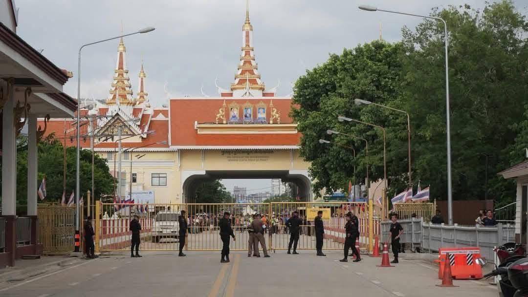 ប្រទេស​មួយ​អាច​បិទព្រំដែន​ជាមួយប្រទេសជិតខាងរបស់ខ្លួន​ជាឯកតោភាគីបាន​ ប៉ុន្តែ​បើចង់បើកឡើងវិញ ត្រូវការចរចាជាផ្លូវការរវាងប្រទេសទាំងពីរ
