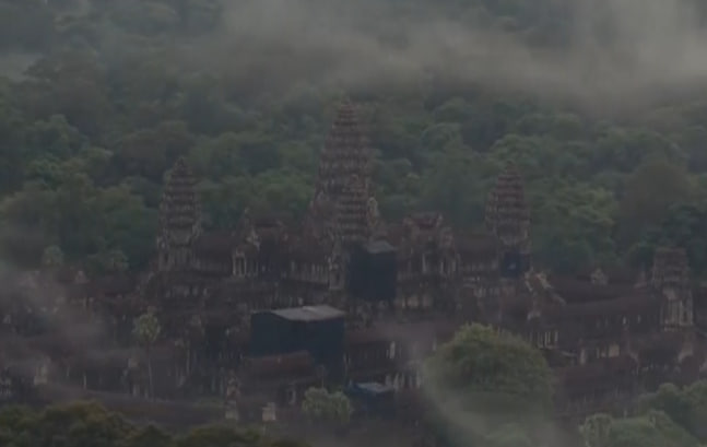 ប្រាសាទអង្គរវត្តនារដូវវស្សា​