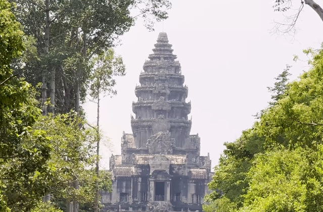 កណ្តាលថ្ងៃត្រង់ នៅបរមវិស្ណុលោក