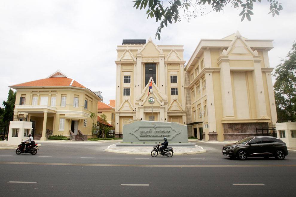 ក្រសួងរ៉ែ និងថាមពល៖ កម្ពុជា មានលទ្ធភាពគ្រប់គ្រាន់ ដើម្បីផ្គត់ផ្គង់ប្រេងឥន្ធនៈ និងឧស្ម័នឥន្ធនៈសម្រាប់តម្រូវការក្នុងប្រទេសគ្រប់គ្រាន់