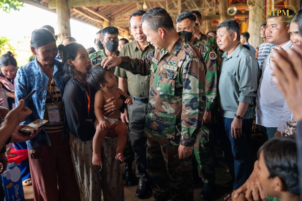 សម្តេចធិបតី៖ សង្គ្រាមមិនត្រឹមតែបង្កគ្រោះថ្នាក់ដល់កងទ័ពជួរមុខនោះទេ ប៉ុន្តែវាបង្កនូវការលំបាកដល់ប្រជាពលរដ្ឋជាច្រើន ជាពិសេសអ្នករស់នៅក្នុងតំបន់ប្រយុទ្ធគ្នា។