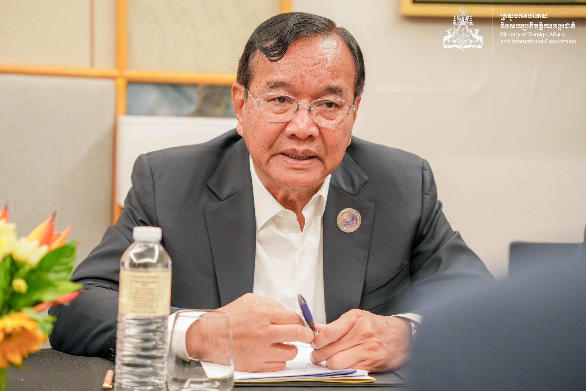 កម្ពុជាបង្ហាញជំហរដោះស្រាយវិវាទជាមួយថៃដោយសន្តិវិធី ក្នុងកិច្ចប្រជុំចង្អៀតរដ្ឋមន្ត្រីការបរទេសអាស៊ាន នៅហ្វីលីពីន