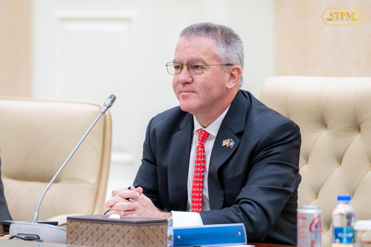 ឧបការីរដ្ឋមន្ត្រីការបរទេសអាម៉េរិក Michael George DeSombre៖ "សហរដ្ឋអាម៉េរិក ផ្តល់ជំនួយចំនួន ១០ លានដុល្លារអាម៉េរិក