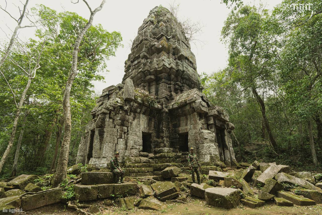 ប្រាសាទតាក្របី រចនាបថឃ្លាំង កសាងនាសតវត្សទី១១ នៃគ្រិស្តសករាជ ក្នុងរាជព្រះបាទសូរ្យវម៌្មទី១