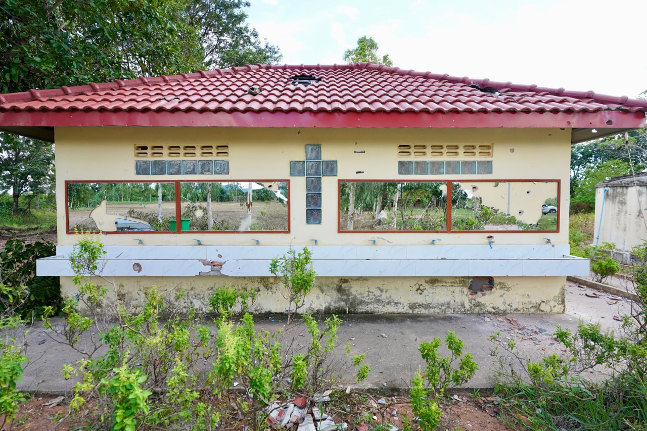 Two school buildings, one of which was donated by Japanese philanthropists, at Bus Thom Primary School were severely damaged by Thai shelling.