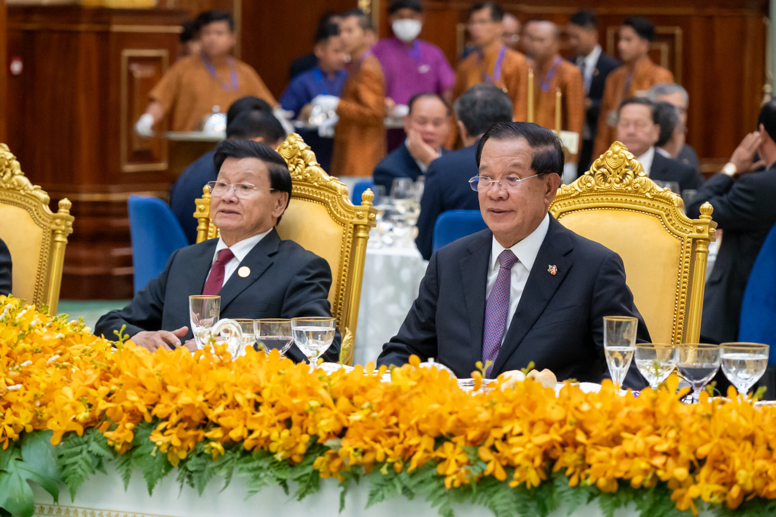 សម្តេចតេជោ ហ៊ុន សែន រៀបចំពិធីលៀងភោជនាហារផ្លូវរដ្ឋជូនឯកឧត្តមបណ្ឌិត ថងលុន ស៊ីសូលីត ប្រធានរដ្ឋឡាវ