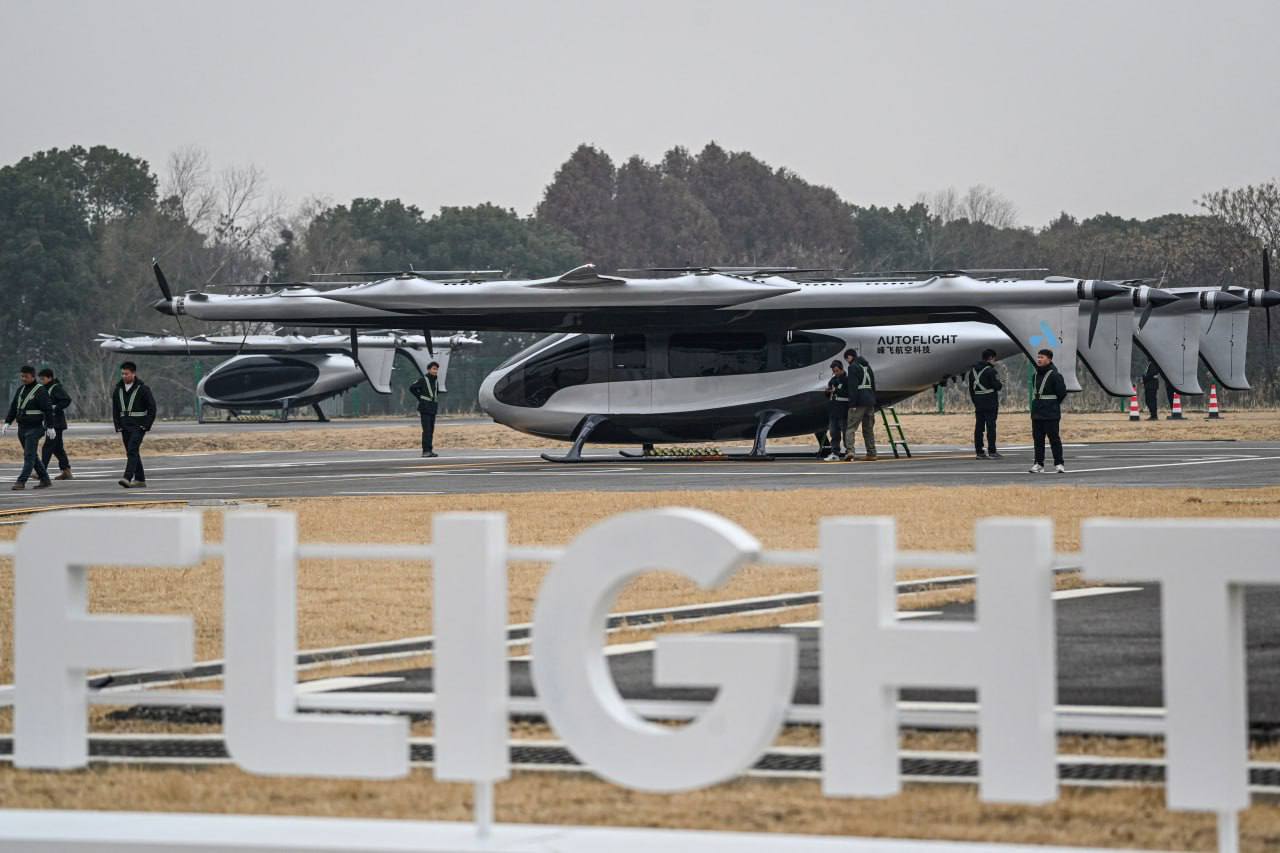 ចិន បញ្ចេញឡានហោះប្រើអគិ្គសនីធំបំផុតក្នុងលោក ហោះបានចម្ងាយ ១,៥០០ គីឡូម៉ែត្រ