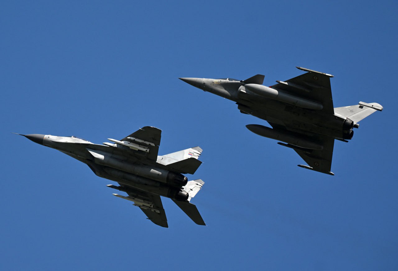 ឥណ្ឌា ចាយជិត៤០ពាន់លានដុល្លារទិញយន្តហោះចម្បាំង និងយន្តហោះឈ្លបយកការណ៍សមុទ្រ