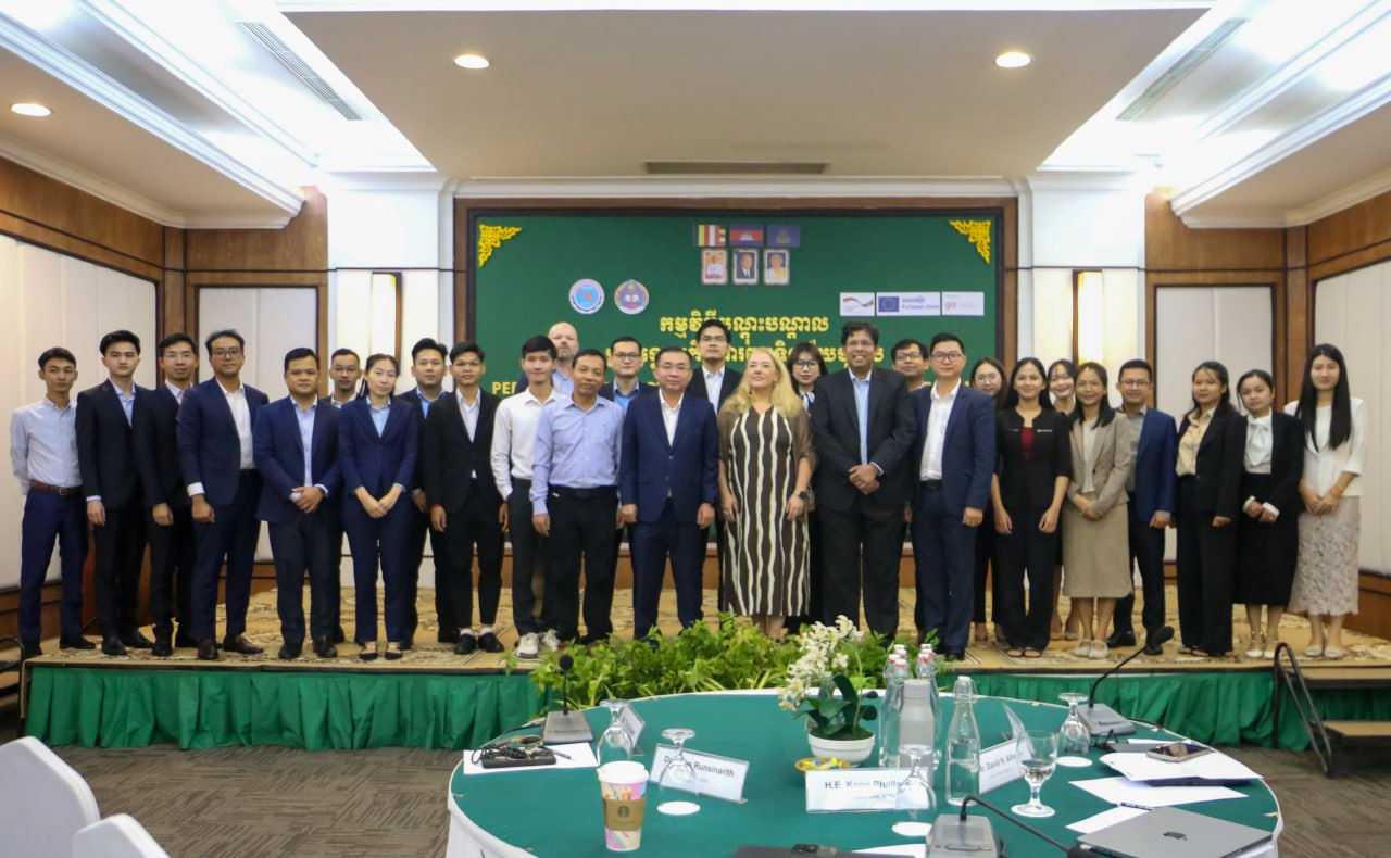 ក្រសួងប្រៃសណីយ៍សហការជាមួយសាកលវិទ្យាល័យជាតិគ្រប់គ្រងបើក “កម្មវិធីបណ្តុះបណ្តាលគ្រូបង្គោលស្តីពីកិច្ចការពារទិន្នន័យបុគ្គល”