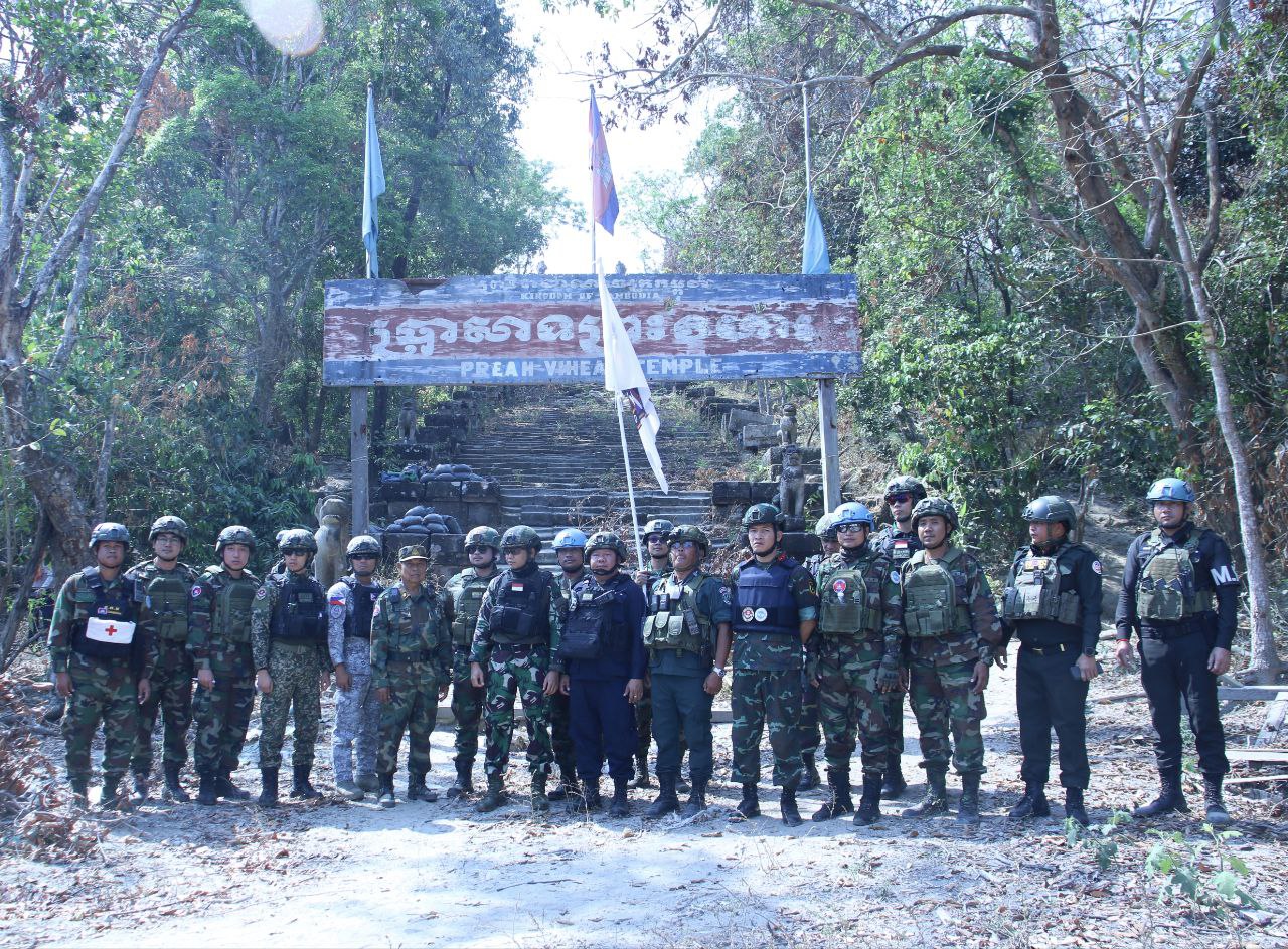 ក្រុមអ្នកសង្កេតការណ៍អាស៊ានអញ្ជើញទៅកាន់តំបន់ប្រាសាទព្រះវិហារ
