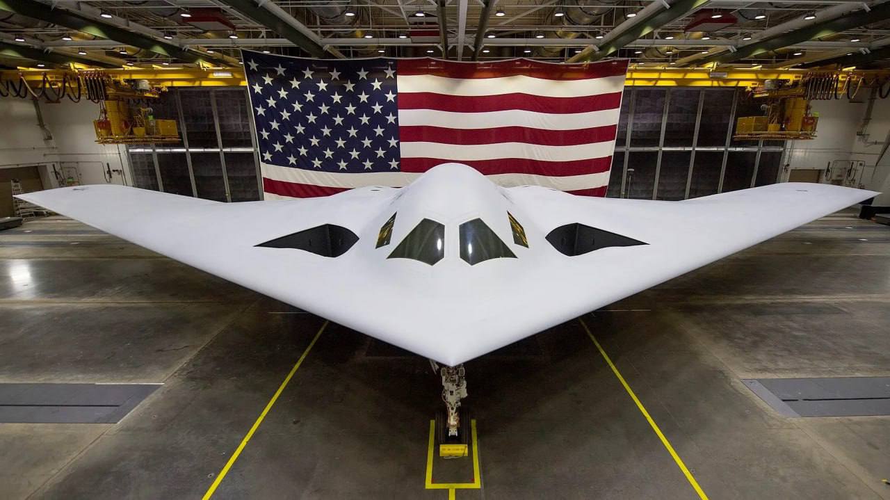 អាមេរិក ពន្លឿនការផលិតយន្តហោះទម្លាក់គ្រាប់បែកបំបាំយកាយ B-21 Raider ឲ្យទាន់ឆ្នាំ ២០២៧