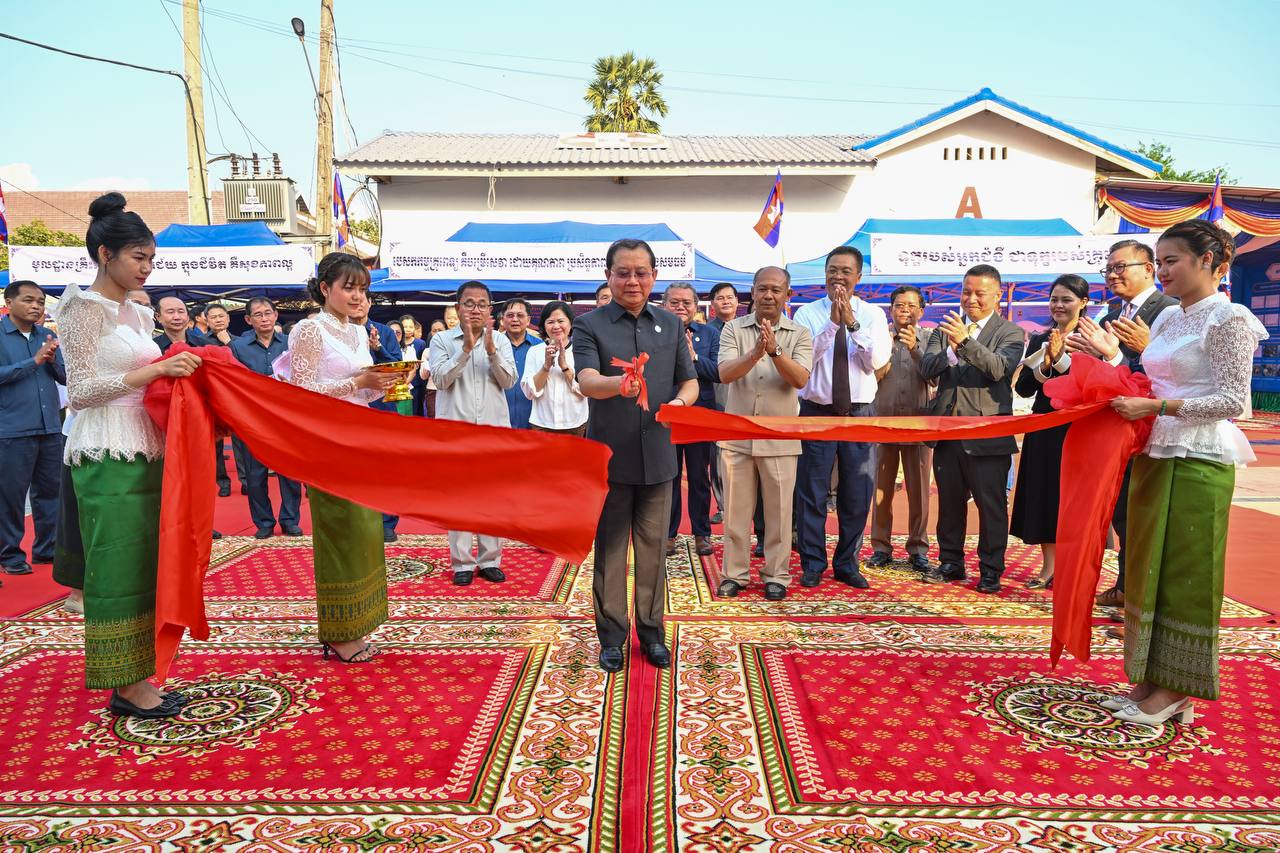 សម្ពោធដាក់ឱ្យប្រើប្រាស់ជាផ្លូវការអគារពិនិត្យនិងពិគ្រោះជំងឺក្រៅ នៃមន្ទីរពេទ្យបង្អែកព្រះនេត្រព្រះ ខេត្តបន្ទាយមានជ័យ