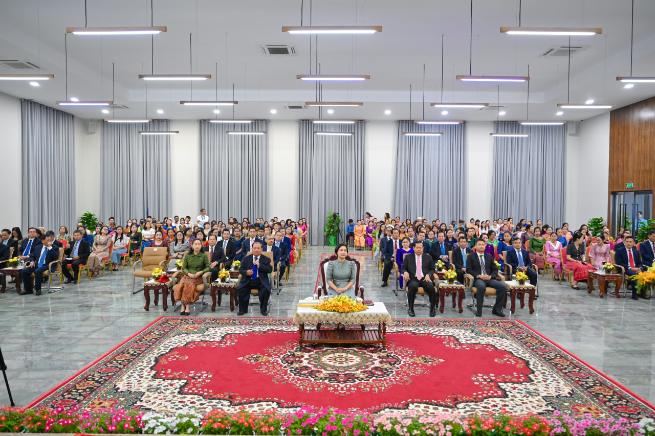 លោកជំទាវបណ្ឌិត ជា សិរី លើកទឹកចិត្តឱ្យស្ត្រី និងបុរសមានសិទ្ធិ និងឱកាសទទួលបានការអប់រំ និងការចូលរួមគ្រប់វិស័យ