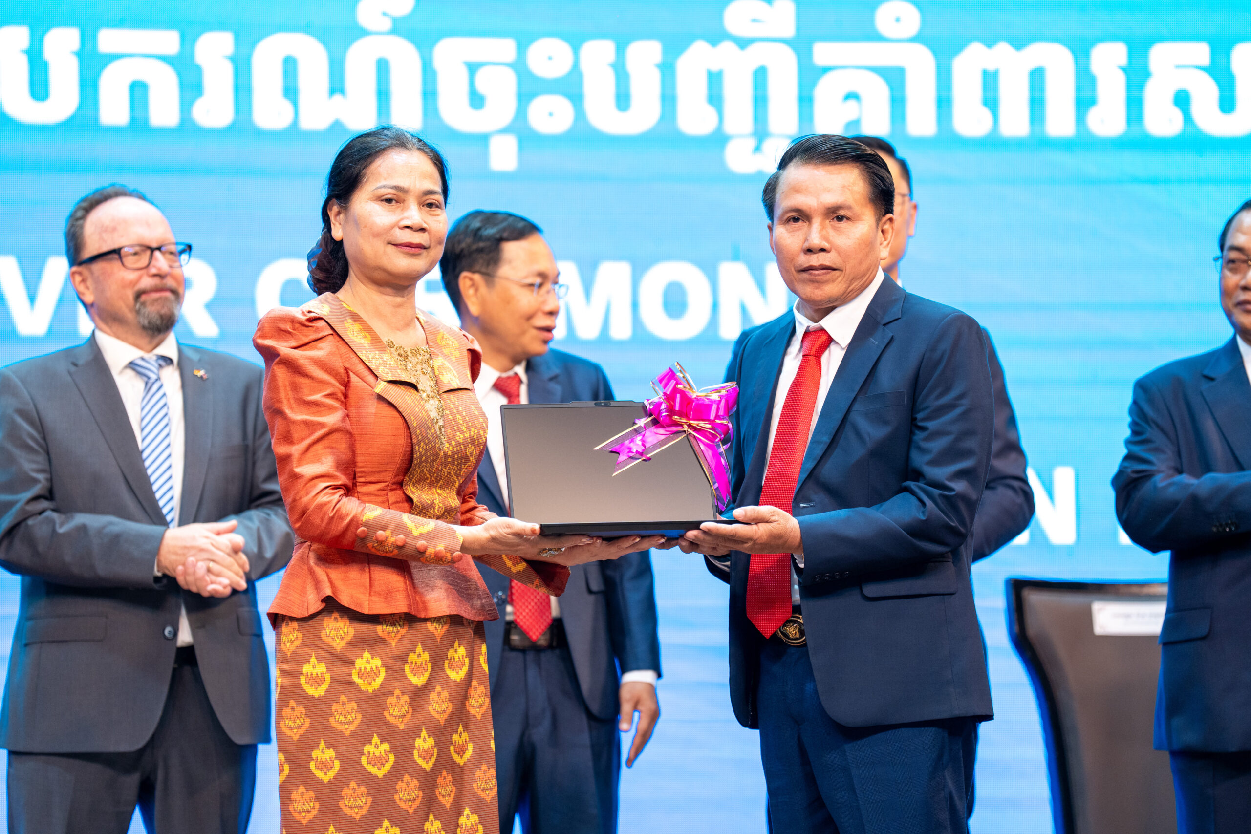 កម្ពុជាបន្តធ្វើទំនើបកម្មប្រព័ន្ធគ្រប់គ្រងទិន្នន័យគាំពារសង្គម